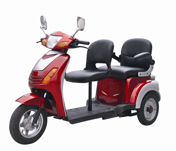 雙人款電動三輪車的優點和充電器愛護